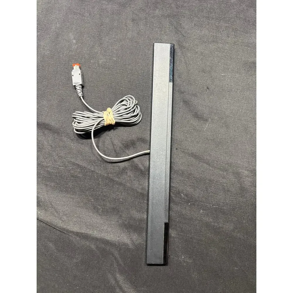 Nintendo Wii Console White GameCube Compatible Bundle Cords Remote Sensor Tested